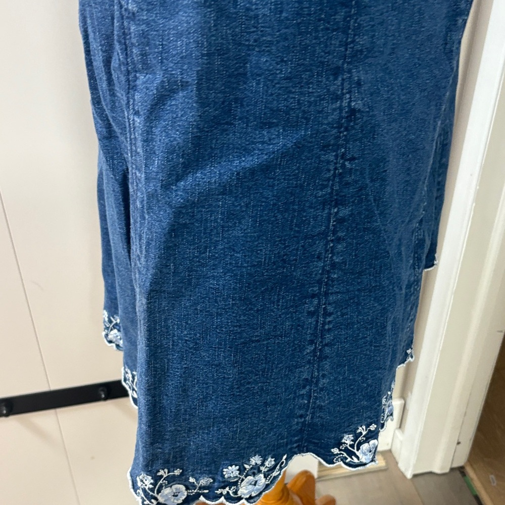 Northern Reflections A-Line Denim Skirt with Floral Embroidery - Picture 4 of 6